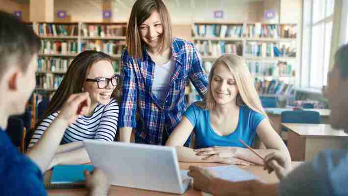15 แล็ปท็อปที่ดีที่สุดสำหรับนักเรียนมัธยมในปี 2021 รีวิวเต็ม